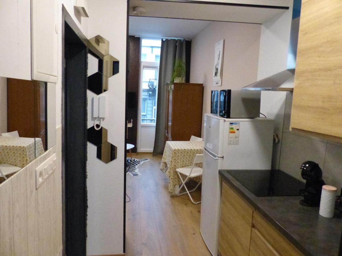 Superbe Studio Au 1Er Etage, Proche De La Gare Du Midi Брюксел Екстериор снимка